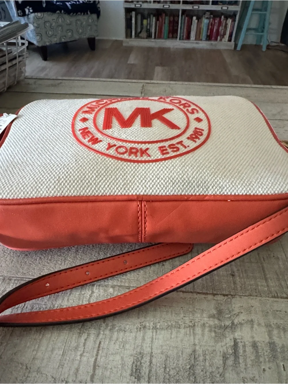 Michael Kors Cream and Orange Crossbody Bag with MK Logo Patch - Picture 5 of 13